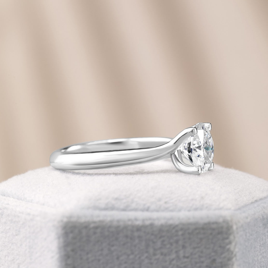 Isabella 1.5 ct Lab Grown Round Cut Classic 4 Prong Diamond Engagement Ring