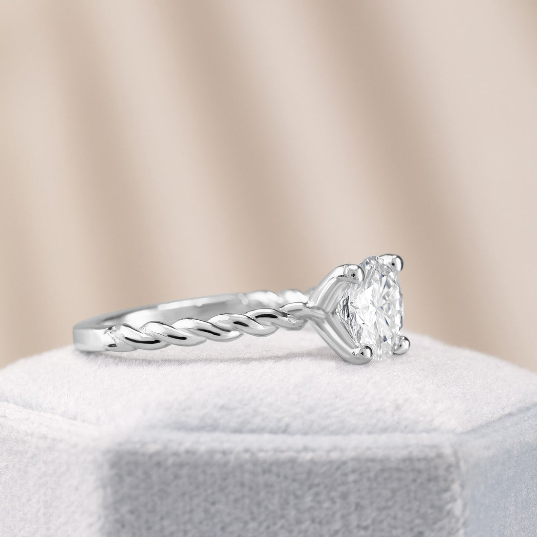 Aurora 1 ct Lab Grown Round Cut Twist Rope Diamond Engagement Ring