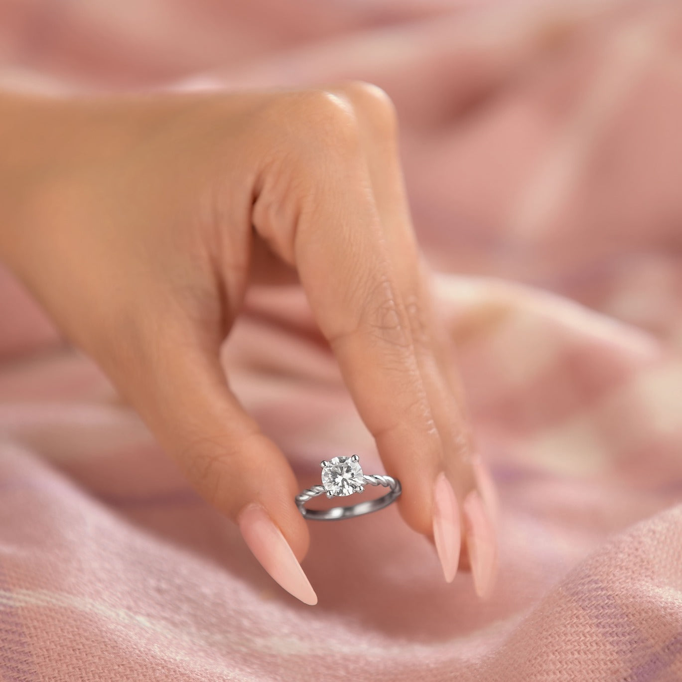 Aurora 1 ct Lab Grown Round Cut Twist Rope Diamond Engagement Ring