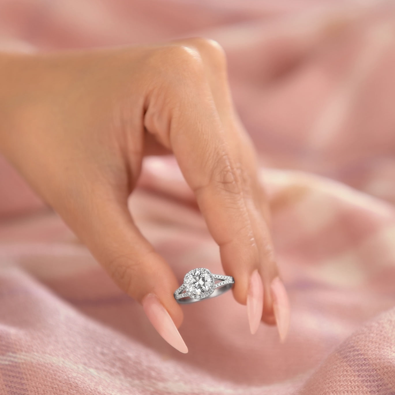 Layla 1.4 ct Lab Grown Round Cut Split Shank Halo Diamond Engagement Ring