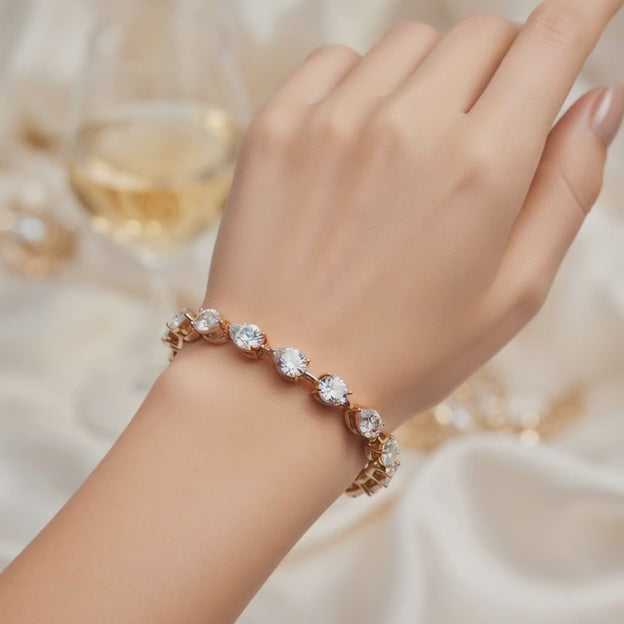 7.73 Carat Pear Cut Diamond Tennis Bracelet VS1 D F White Gold 14k
