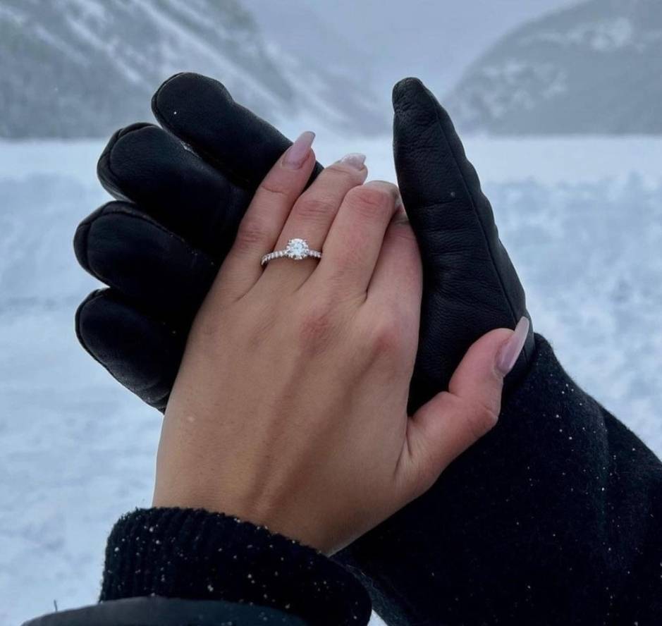 Customer engagement ring photo